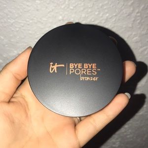 Makeup bronzer.